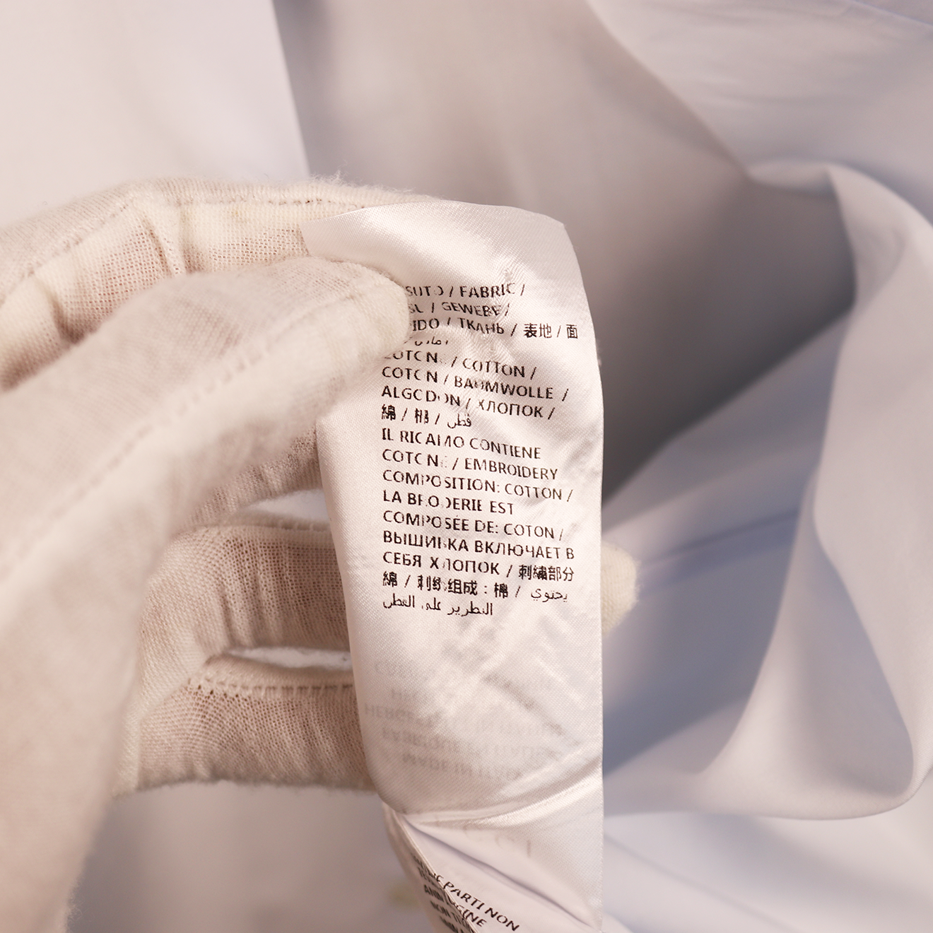 Gucci White Shirt with “Blind for Love” Collar Embroidery