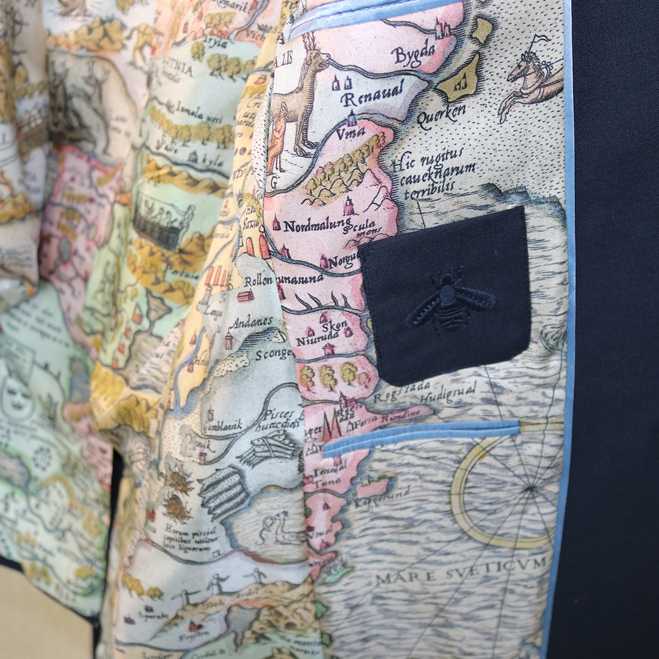 Gucci Dark Navy Suit  Mohair-Wool Suit Set