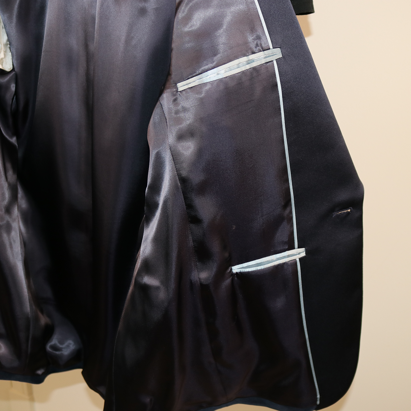 Gucci Black Velvet Smoking Jacket with Satin Shawl Lapel and Rope Knot Detail